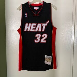 SHAQUILLE O'NEAL MITCHELL AND NESS MIAMI HEAT SWINGMAN JERSEY